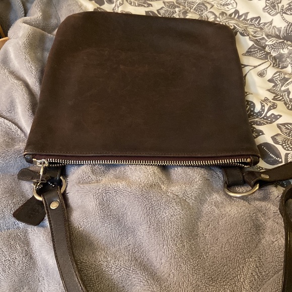 Vintage Coach EOC-9457
CHELSEA SLIM DARK Crossbody Leather - Picture 8 of 13